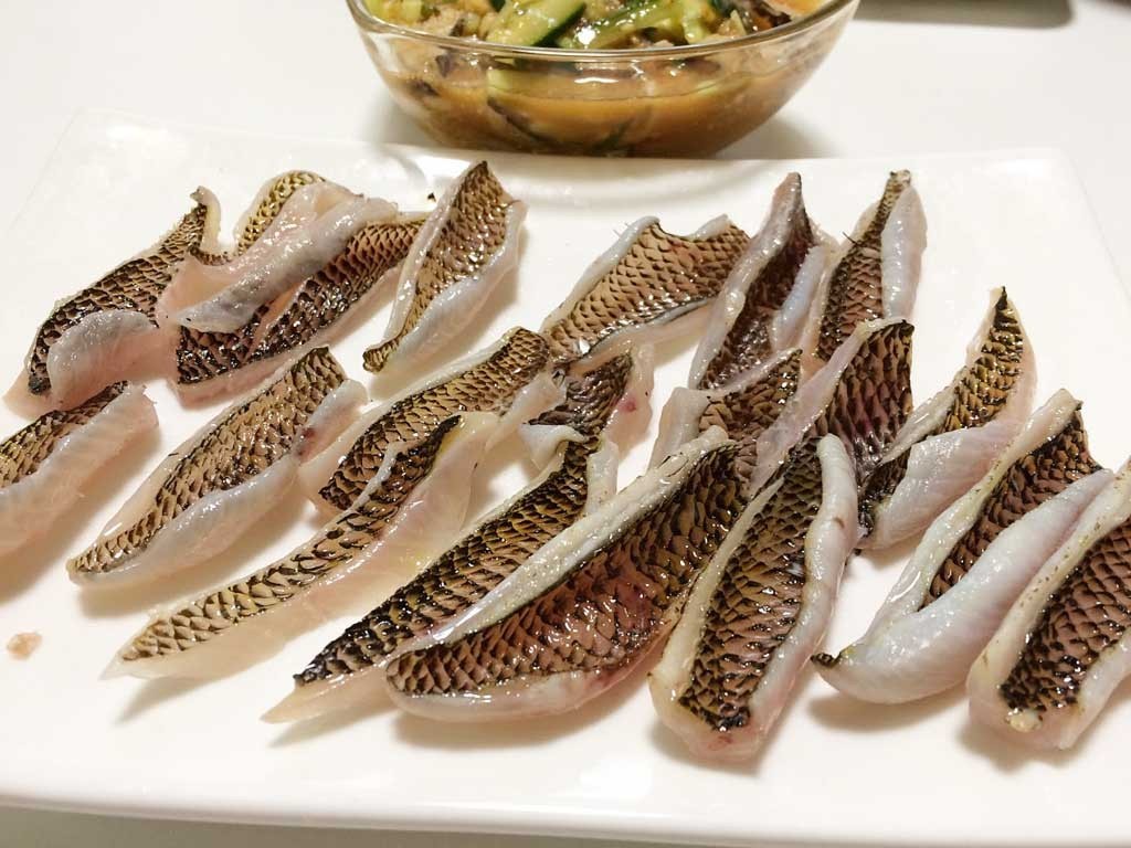 スズメダイは捨てずに食べよう 骨は硬いが初夏なら美味しい Fam Fishing