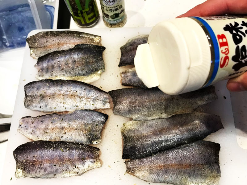 釣ったニジマスをムニエルにして食べよう 魚嫌いにもおすすめのレシピ Fam Fishing